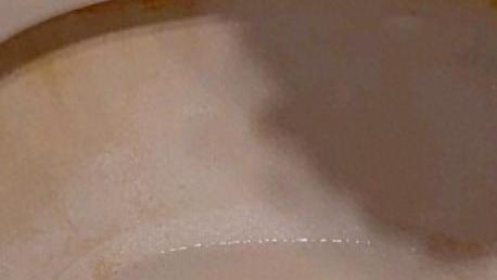 马桶底黄垢怎么去除？清洗马桶必备的小技巧！