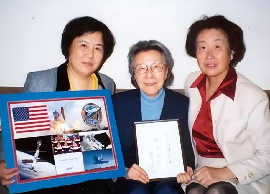 1961年，张学良的女儿张闾瑛、女婿陶鹏飞来到台湾。
在张群的斡旋下，蒋介石对蒋