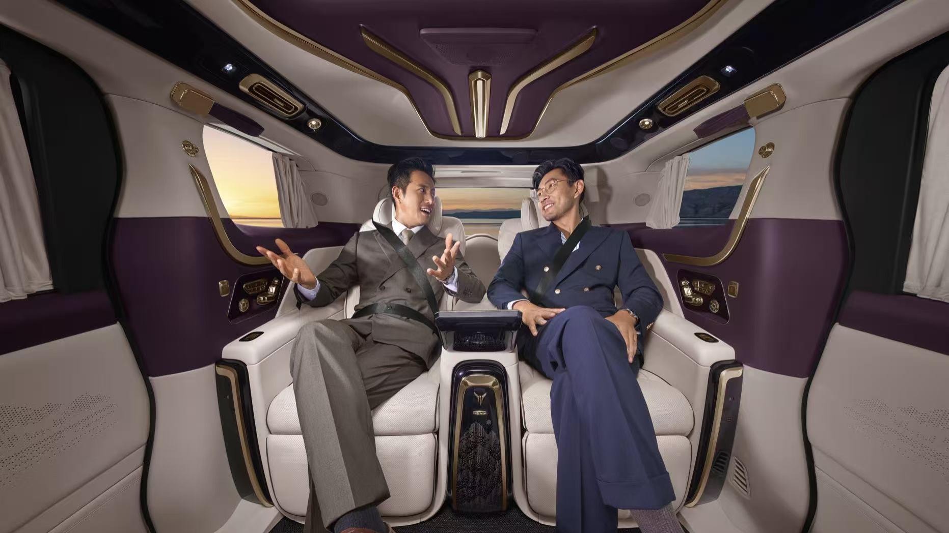 华为黑科技 + 中式美学双 buff  四座超豪MPV 岚图梦想家山河 70.99 万起