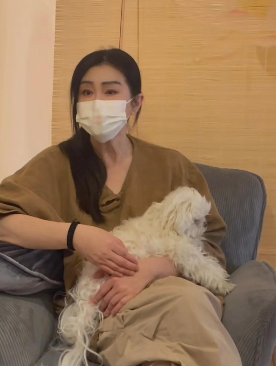 58岁王祖贤宣布复出，网友惊呼：岁月不败真美人！
近日，一则令人意外的消息在娱乐