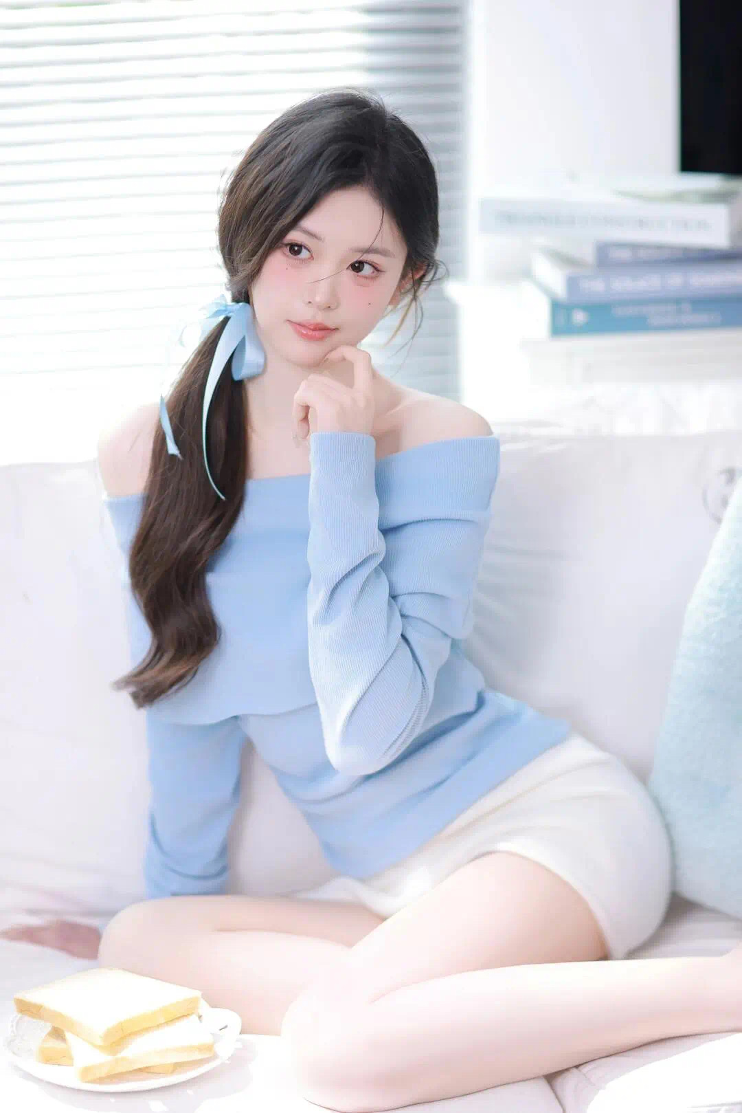 不食人间烟火仙，求推荐清冷系妆容