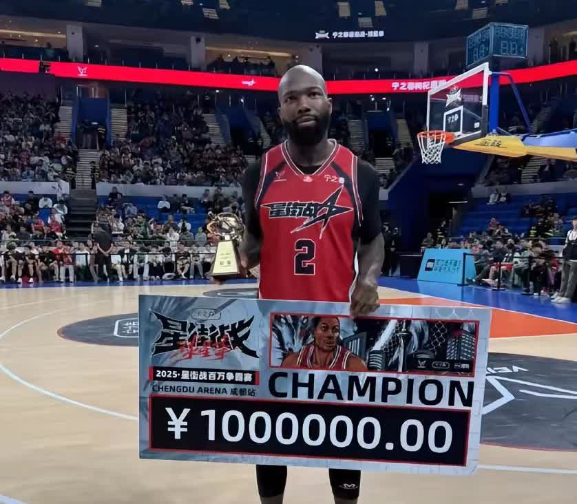 北京时间8月9日，上赛季效力吉林男篮的多米尼克-琼斯更新社媒，向篮球厂牌集梦11