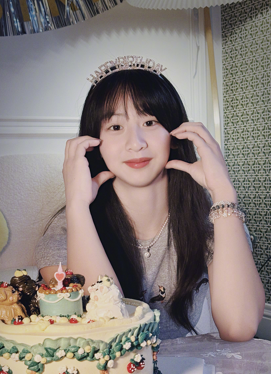 森蝶的17岁美照，田家有女初长成，生日快乐！