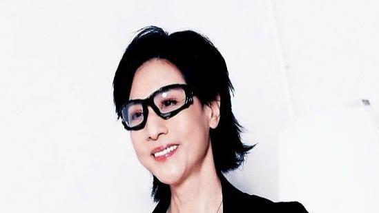 豪门阔太手撕TVB花旦？真性情or低情商引爆舆论战！