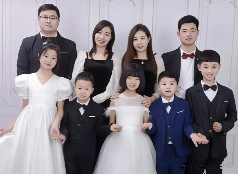 杨妞花VS姐姐桑英一家：

1.桑英一儿一女，妞花有两儿一女

2.桑英丈夫老袁