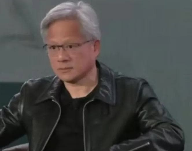 黄仁勋不脱皮夹克的秘密

据报道，黄仁勋冒着酷暑来到北京，依然穿着他那件标志