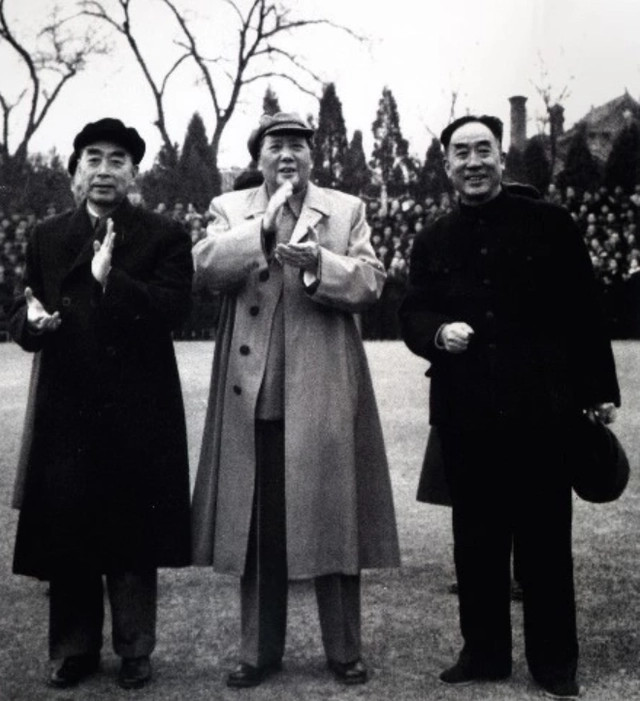 进入60年代，国际形势变得更加复杂，毛主席对战争形势的估计越来越严重，提出要建立