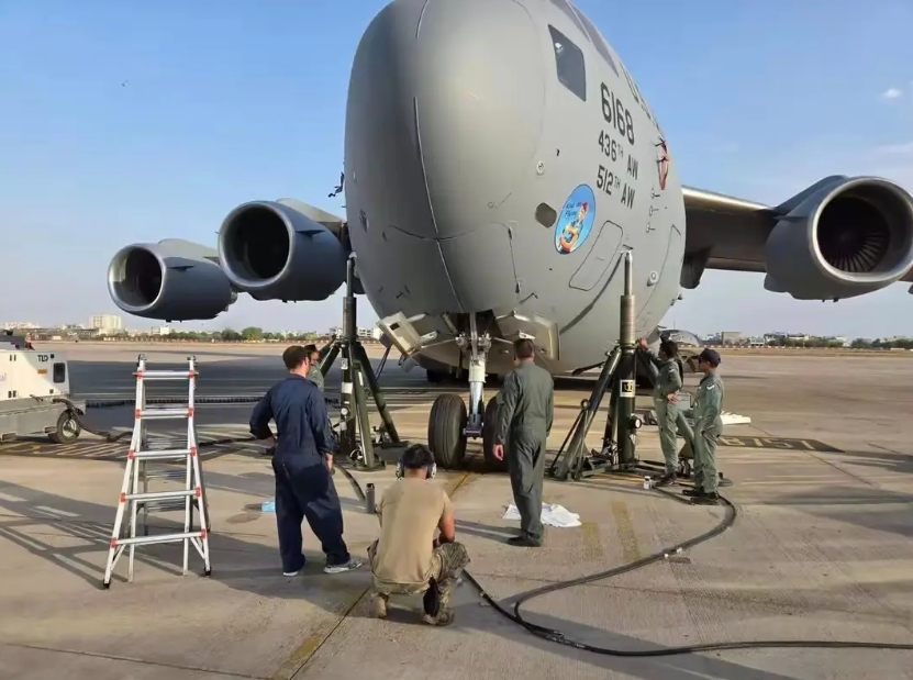 印媒曝光：印度空军基地有美国人

近日，印度“国防新闻”网站披露了一个消息：5月