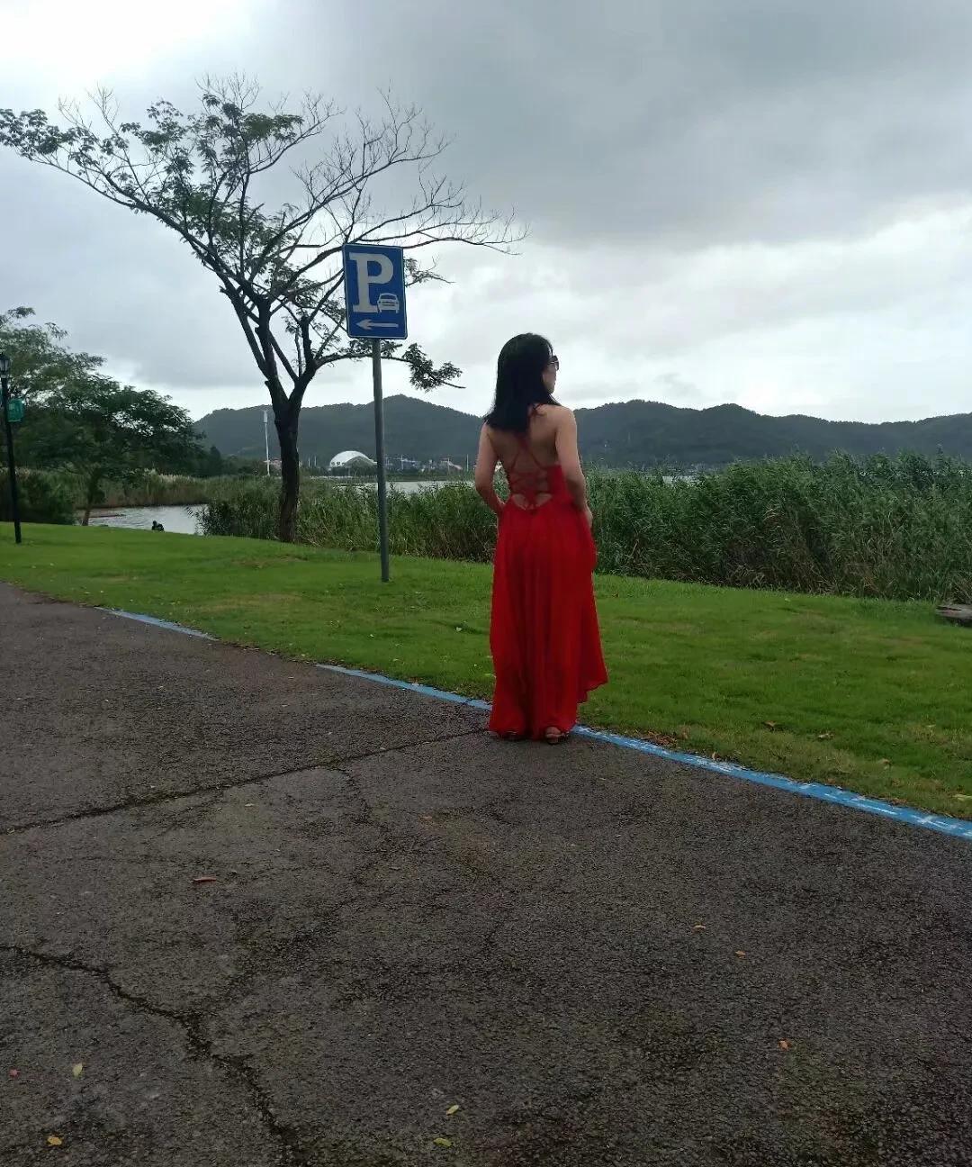 关于爱情
我时常在想，我这一生到底还能不能遇到跟我合拍的异性，难道我真的要孤独终