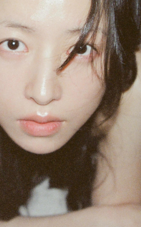 周雨彤的素颜胶片，这美感是你喜欢的吗？