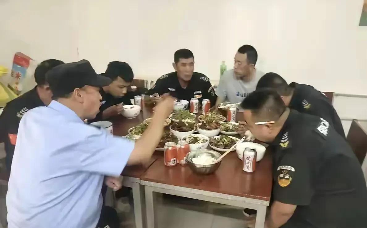 同事李宗桓只要到宿舍岗上夜班，车间下夜班的女工回到宿舍就发现宿舍里又丢了东西。