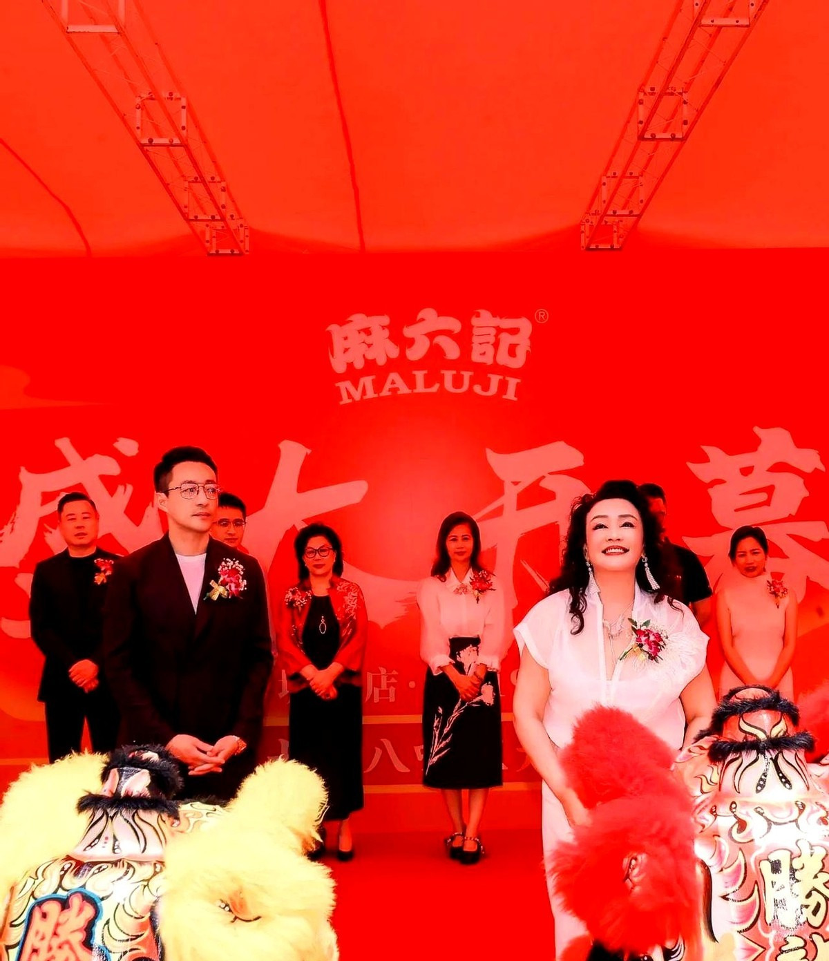 张兰直播卖酸辣粉











大S的葬礼刚结束，台媒和S家又开始作妖了
