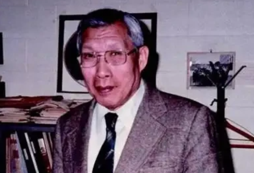 1950年，中国遗传学之父李景均，受到不公正对待后，毅然前往香港，可因为没有身份