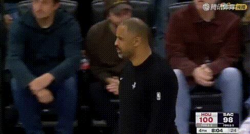 连续失误不调整——乌度卡全责！
上场打掘金3节6回合5失误就给了预警，今天又不重