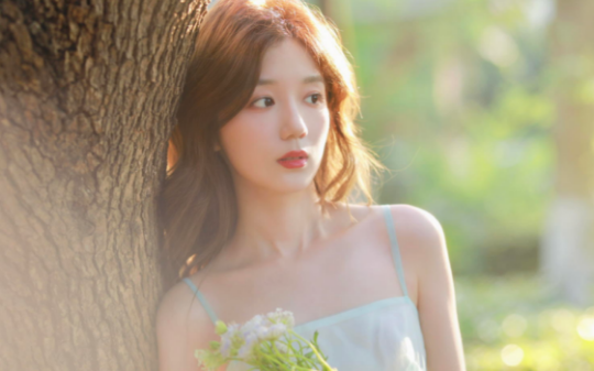 新婚当晚，老公的“妹妹”不仅赖在我们床上不走，情急之下还爆出了一个惊天秘密——她居然管我老公叫“爸爸