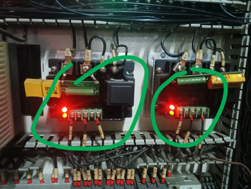 今天又来一个面试我厂的厂务电工，我厂的厂务电工就是负责修空调、电梯、住宿等等，工