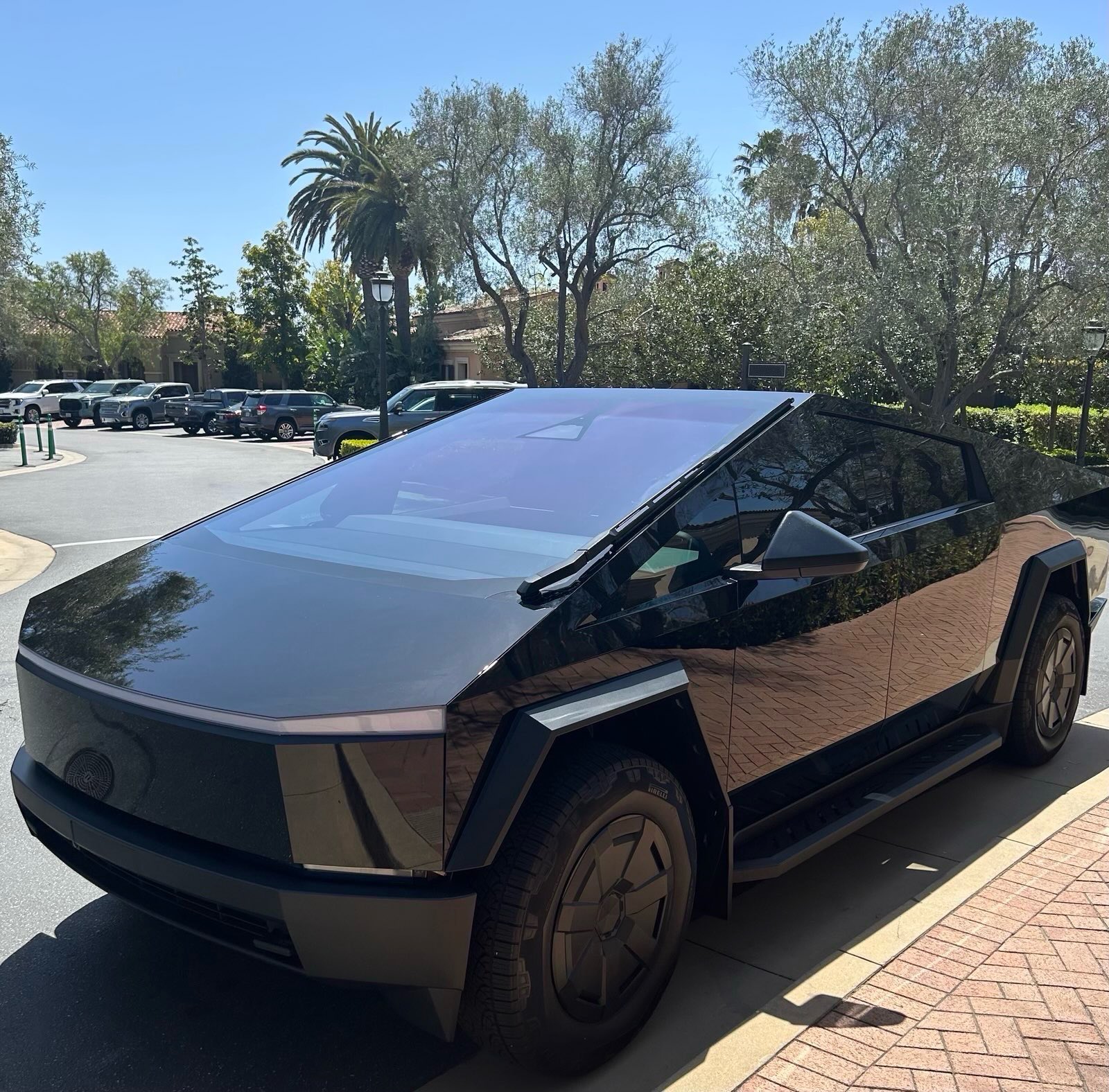 特斯拉FSD监督版在韩国的行驶里程，已超100万公里～