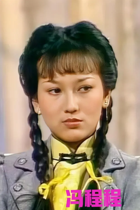 我又研究了一下《上海滩》，发觉冯程程也挺自私的，当冯程程知道许文强因为全家人被杀