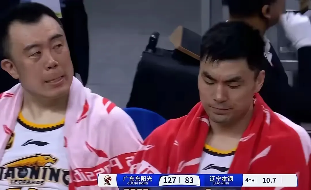 辽宁自从把郭艾伦交易出去之后，
如今所有球员都没了拼劲，缺乏那种冲劲儿了，眼神里