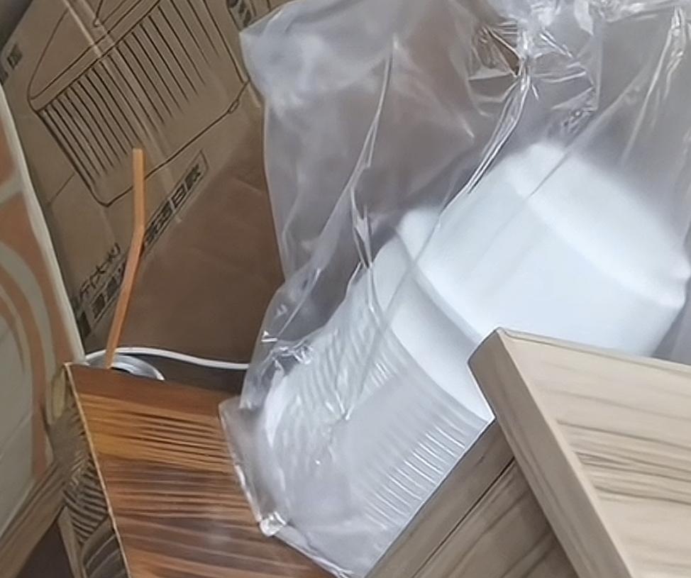 把客人吃过的二手面二次上桌，上海的这一家面馆可真的是让人开了眼！
事情的起因是一