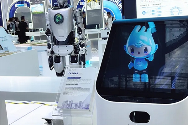 让每个想象都能在空中生长，像航科技无介质全息定义交互智能体新形态