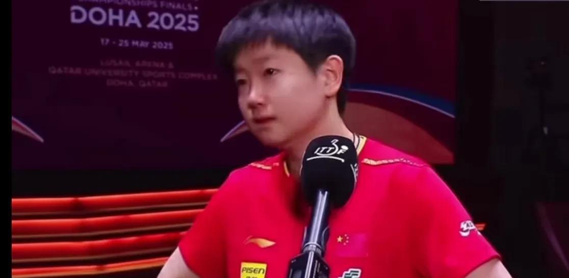 起初还奇怪，孙颖莎今晚为啥会哭？



今晚的比赛，孙颖莎经历了让人心酸的一幕。