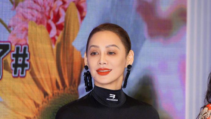 宁静自曝曾因未到场奖项被转授他人