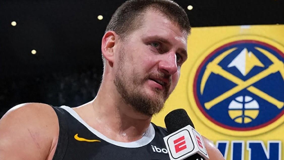 近5场比赛可以比肩约基奇的球员只有他，场均28.2分命中率近5成