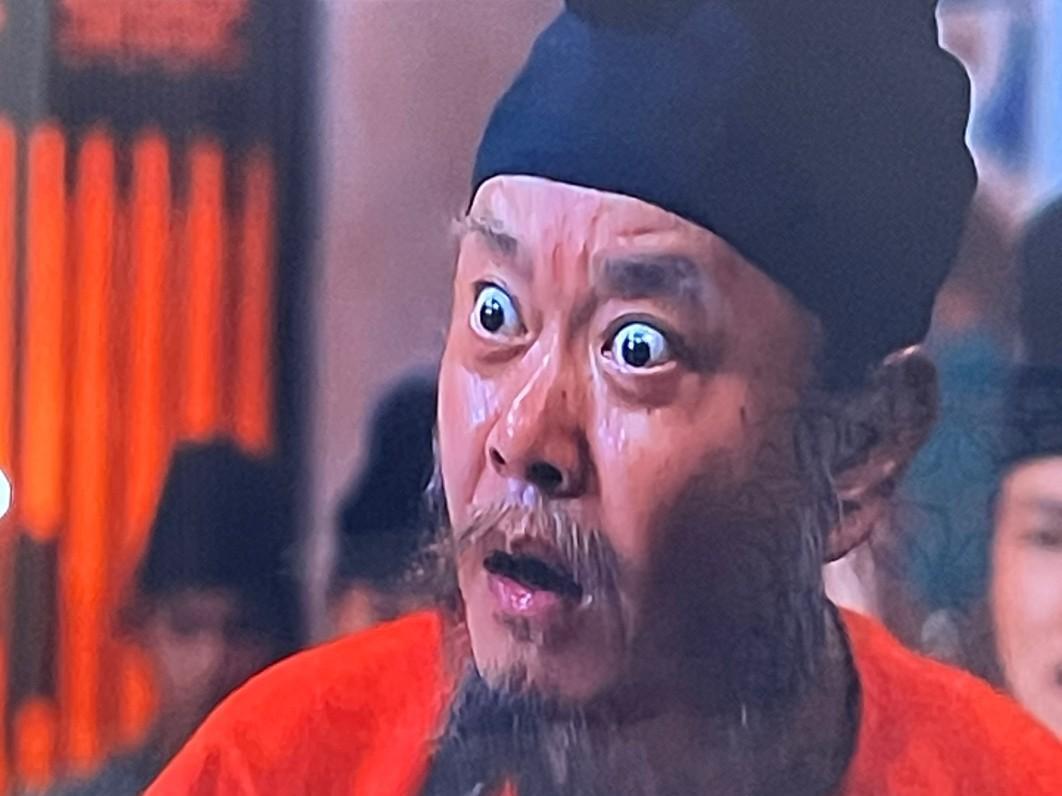 这眼珠子全网第一《长安的荔枝》中，冯嘉怡扮演的高州刺史何有光太出彩了！
从一出场