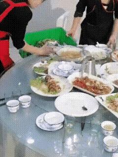 真是熟能生巧，手到擒来～
一看就知道是老员工，有经验。