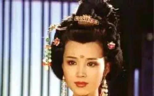 韦皇后正在睡觉，25岁的李隆基突然闯入，韦皇后又惊又怒：“大胆逆子！”谁料，韦皇
