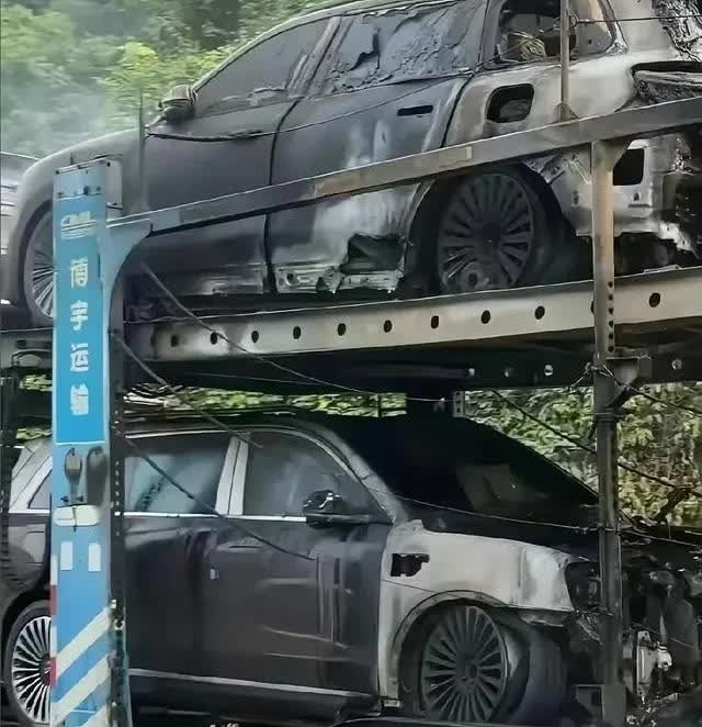 华为赛力斯问界汽车着火了！黑子们激动发文质疑。没想到，事情真相大白后，却发现这又