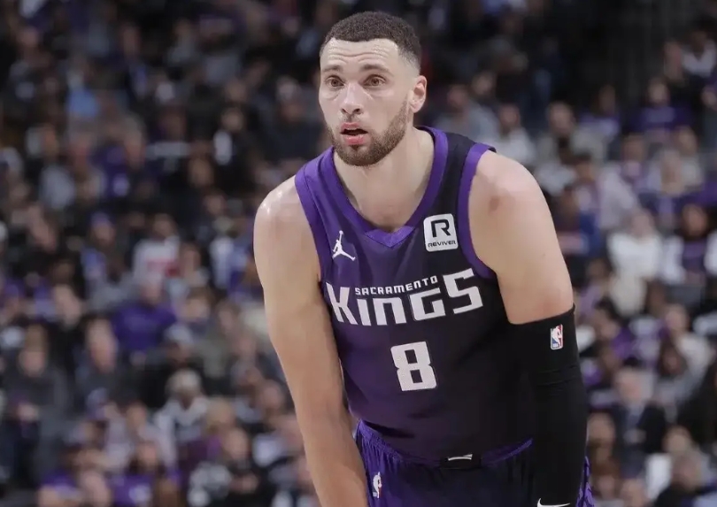 换队不耽误拉文拿周最佳
国王队后卫扎克-拉文第19周NBA西部周最佳球员，他刚从