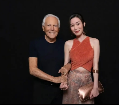 成功人士都精力异常旺盛，谁能看出阿玛尼老先生91岁了，看着顶多70，身形都没走样