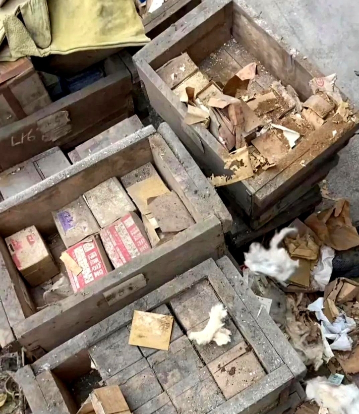 废品小哥遇大爷拉几箱废品来卖，好奇打开，竟是200多公斤七八十年代的硬质合金车刀