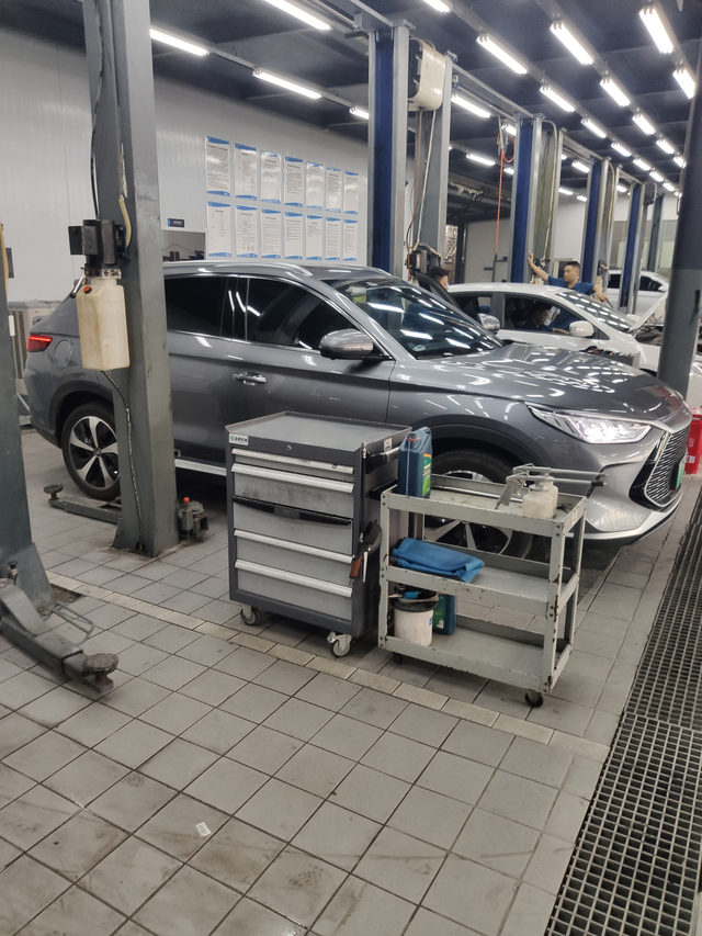 高速突然掉电失去动力
刚刚4儿子店检测出电池问题，需要更换电池组总成，我还会继续