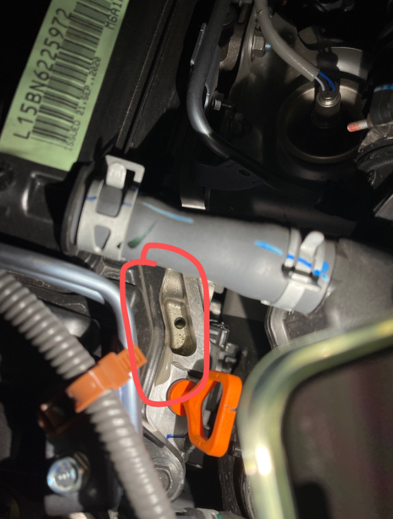 燃油豪华，减震异响方向卡顿，发动机漏油
都说小概率事件，我感觉我挺惨的，5个月的