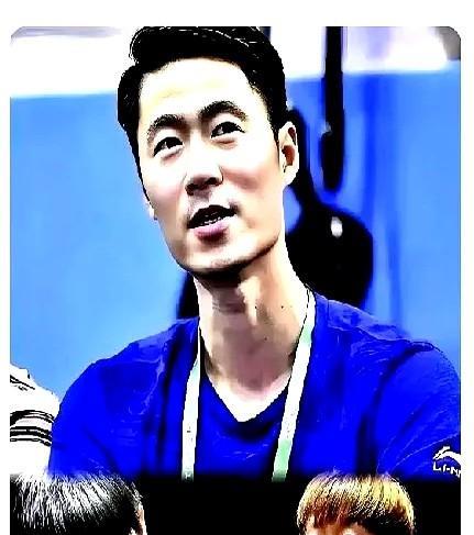 这根本不是前辈下手狠，而是竞技法则本就如此。国乒训练馆的墙上写着，“让出来的胜利