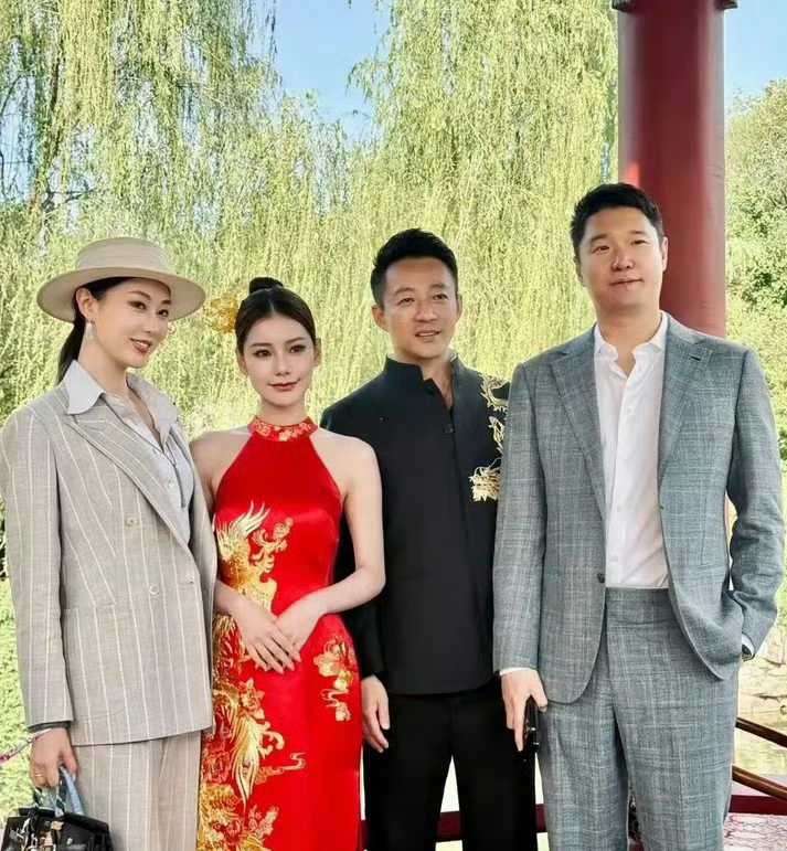 这才是京圈公子哥的婚礼吧[眯眼睛笑]
