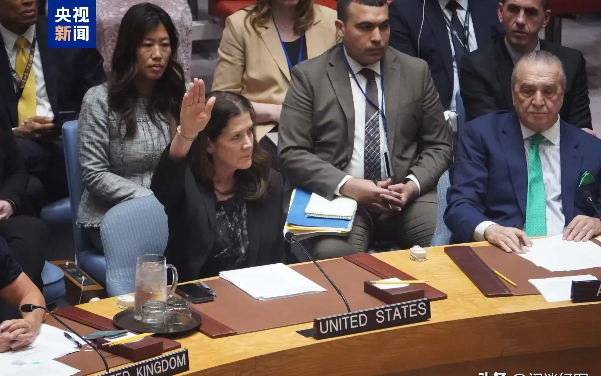 美国的虚伪：否决加沙人道援助











真是活久见！美国的表演彻底撕