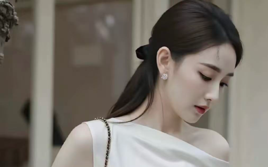 「黑帮教母」覆灭记实：开设赌场，私建武装部队对抗警方，曾狂妄嚣张不可一世！