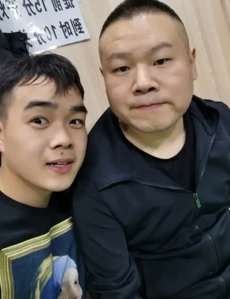 尚筱菊，岳云鹏的徒弟。
李春艺，曹云金的徒弟。
看到他们两位，我就感觉，这些说相