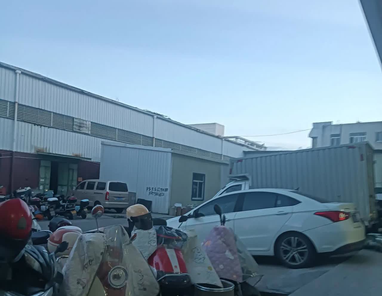 曾经发了4500元工资，给老婆4000，整整两年，还被老婆骂废物，没上进心，害怕