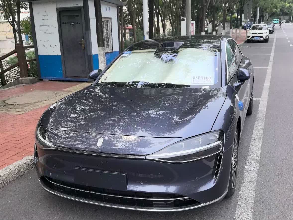 再来一组享界S9T的图，图源网络。
这组图基本上把新车全貌给涵盖了，有一说一，