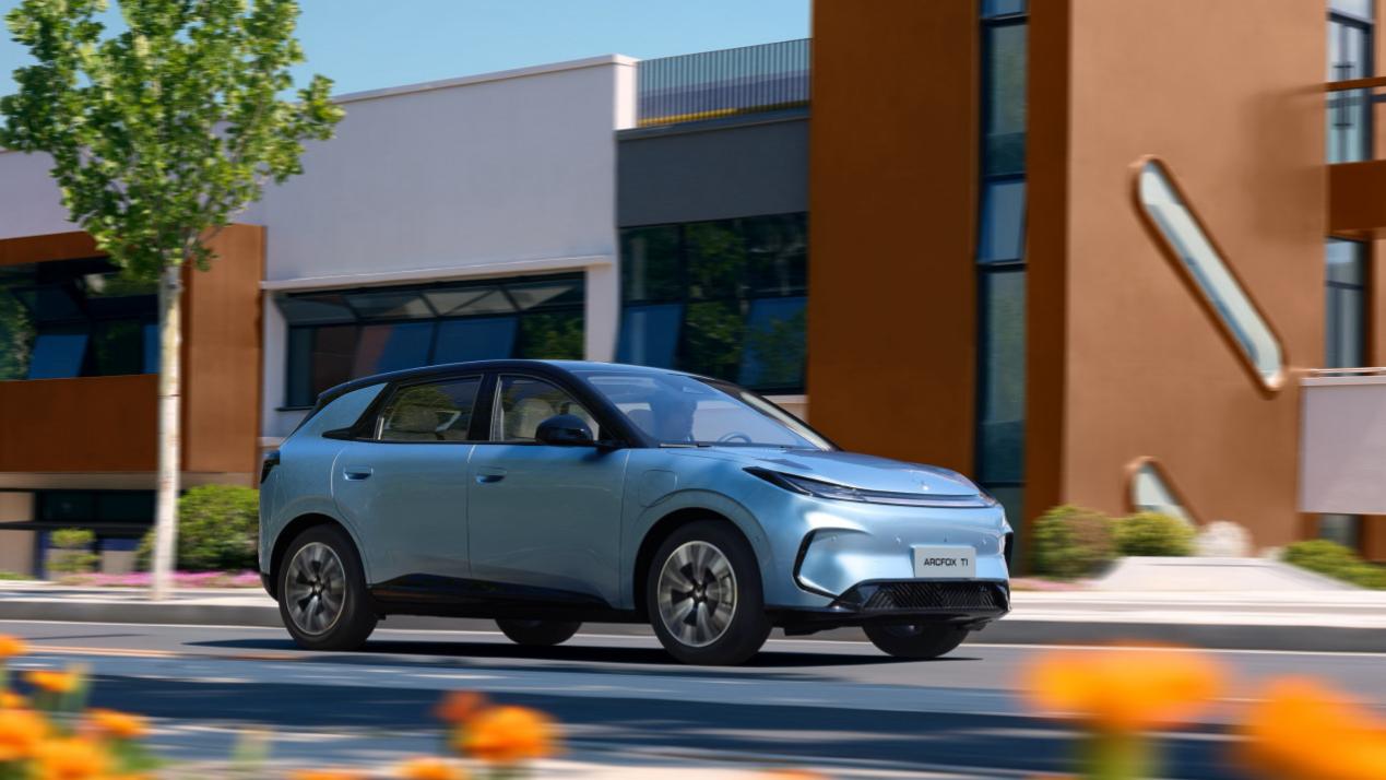 承诺烧一赔一+衰减退换，6.28万起，极狐T1让星愿销冠不保？