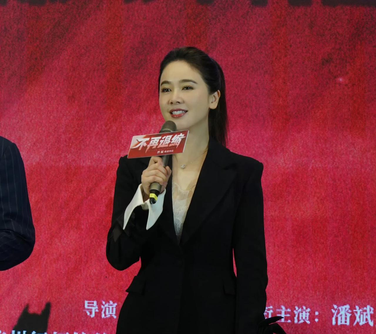48岁的左小青
真的给所有女生提了醒
上了年纪，身体再怎么好，也千万不要随便尝试