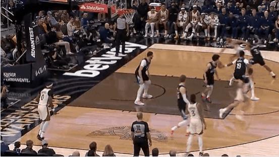 顶级手感！库里面对努尔基奇长臂干扰，向天空一挑丝滑命中