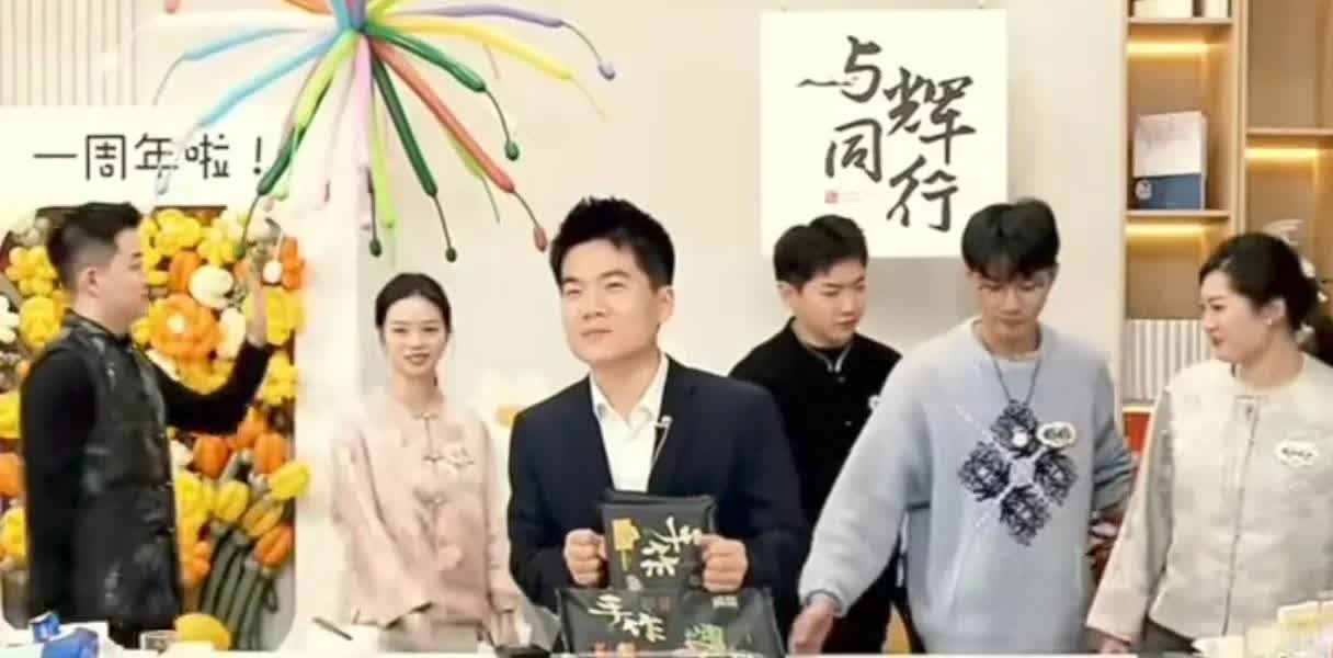 韩红特意发文，感谢一个人，因为她多次偷偷捐款，却一次又一次不让韩红说！
作为明
