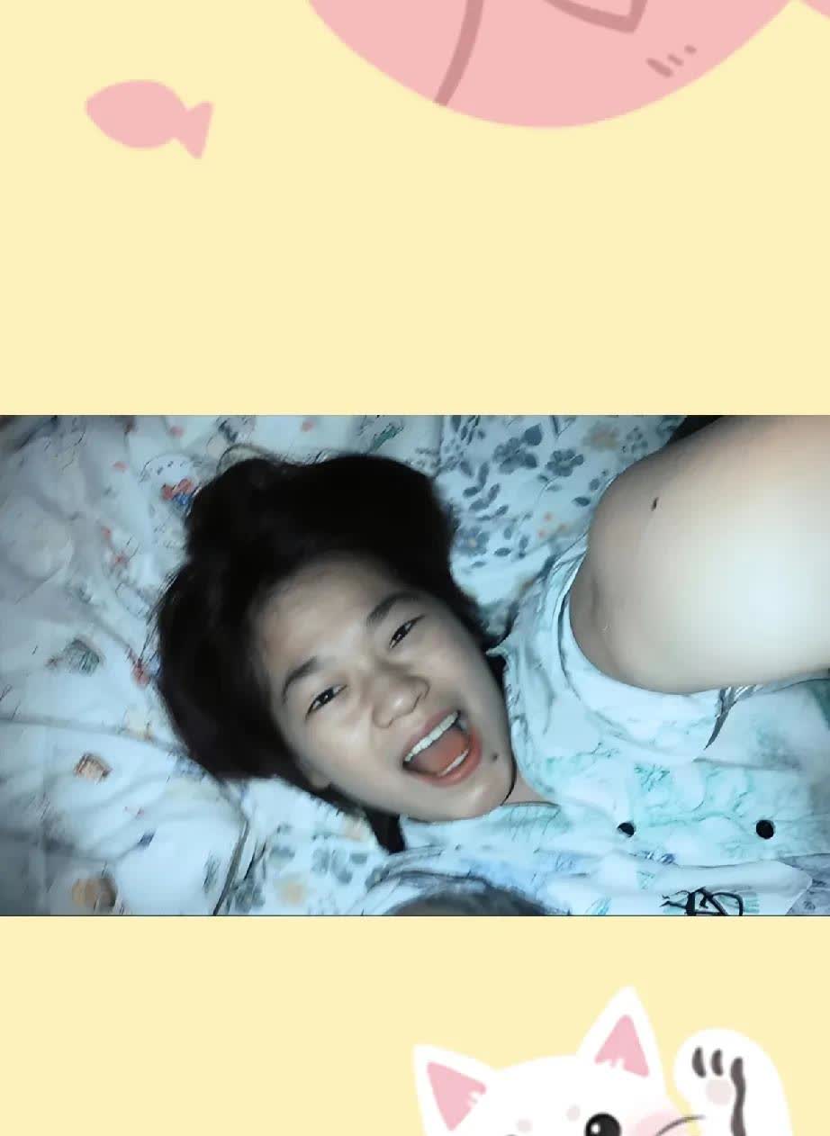 全红婵外网更新动态啦，点进去直接被这灿烂笑容拿捏住！
 
看她穿睡衣窝在那儿