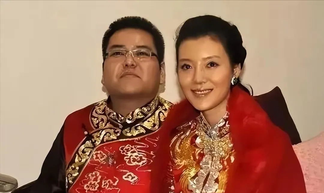 山西首富李兆会和车晓的婚姻











天呐！山西首富李兆会竟然豪掷千